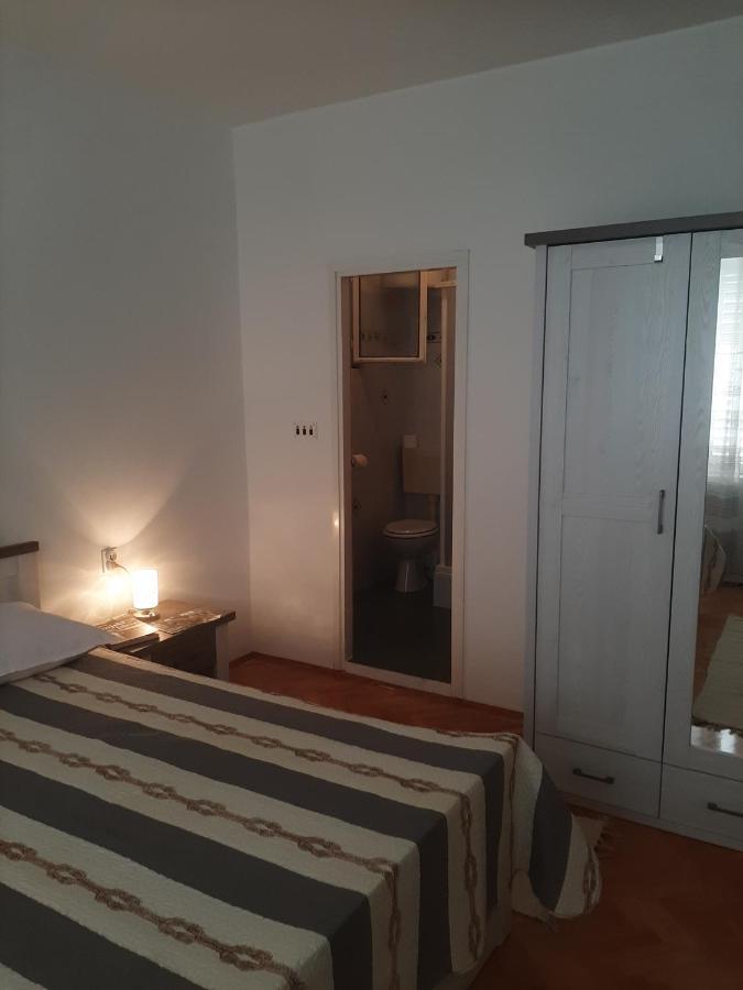 Apartments And Rooms Ljubica Lun  Kültér fotó