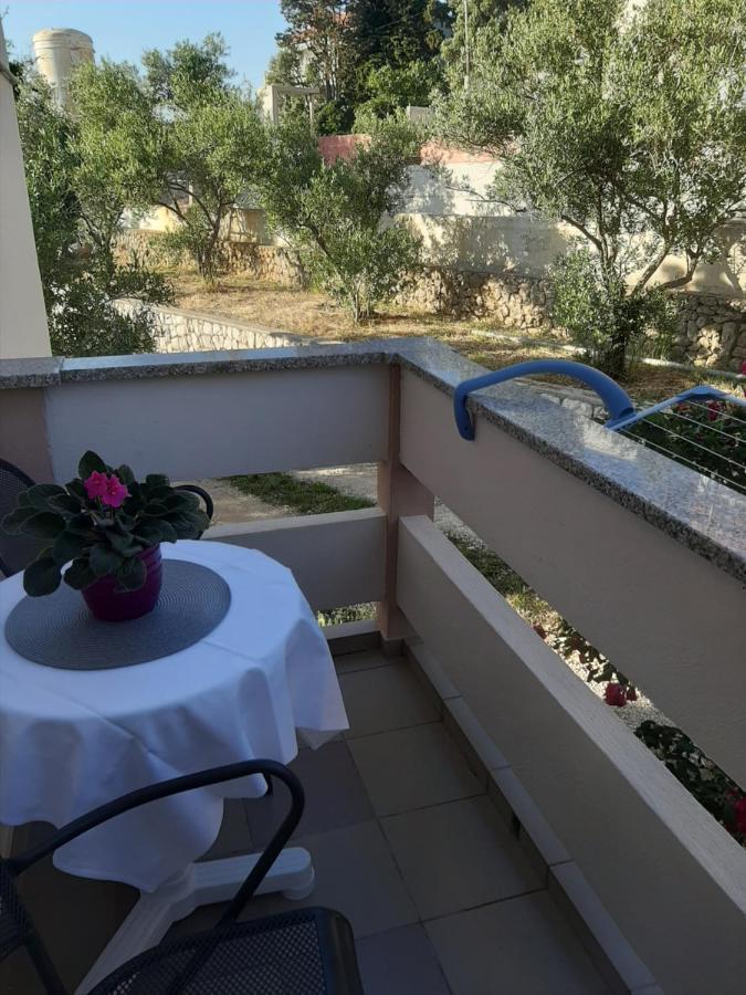Apartments And Rooms Ljubica Lun  Kültér fotó