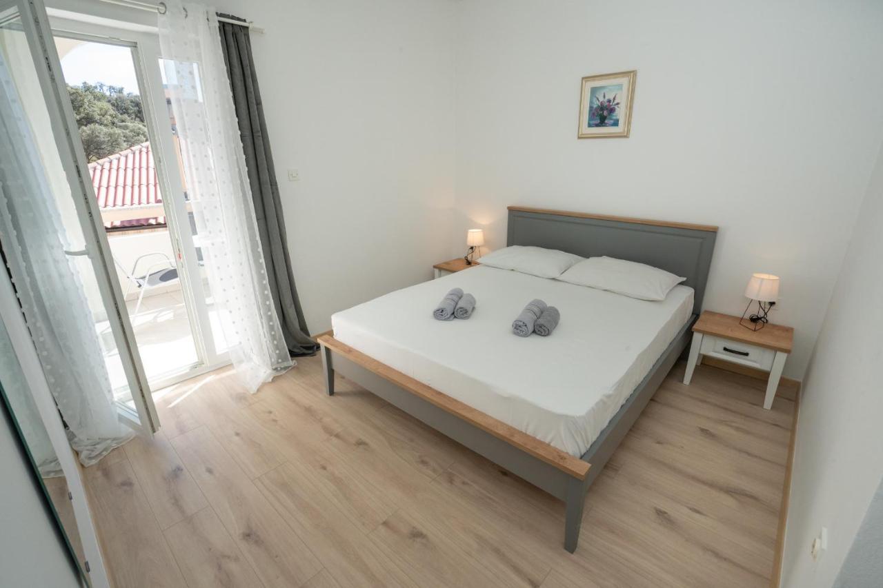 Apartments And Rooms Ljubica Lun  Kültér fotó
